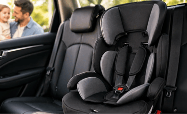 cadeirinha carro infantil 9 a 36kg styll baby segura instalada no banco traseiro