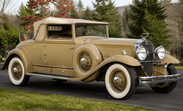 Cadillac V16 de 1930 em ângulo 3/4 frontal exibindo seu design clássico