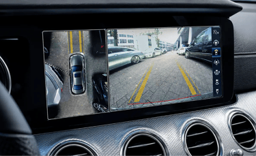 Tecnologia da GM exibindo câmera 360° para eliminar pontos cegos na direção.
