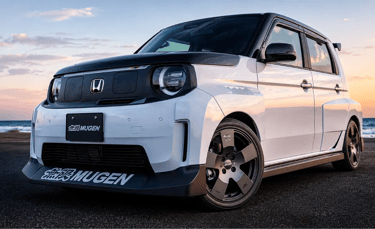 Honda Super One Mugen com visual agressivo em cenário ao pôr do sol