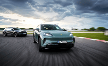 Novo Porsche Cayenne elétrico em alta velocidade durante teste em pista