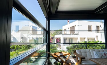 guillotine glass panels for outdoor enclosure