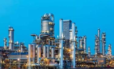 India Set to Expand Crude Oil Refining Capacity by 35-40 MT by FY30