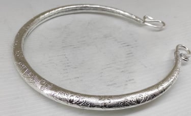 "Handcrafted tribal neck kada–bold ethnic choker-style jewelry-for overseas demand"