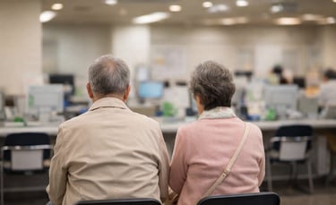 日曜窓口で順番を待つ市民のイメージ画像|堺市のニュースならサカイタイムズ