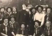 Vie du Père Sevin et cheftaines