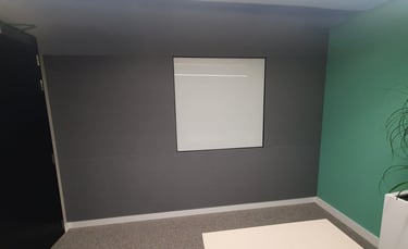 Akustinės audinio įtempimo sistemos DECOSONA su spaudiniu ir be spaudinio