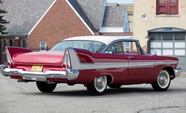 Um dos Plymouth Fury 1958, que apareceram no filme Christine - O Carro Assassino (1983) 