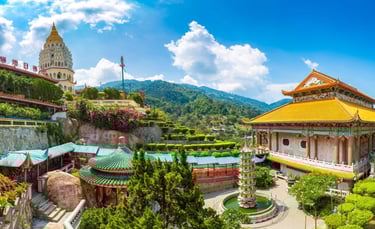 vista do templo kek lok si em penang malaysia