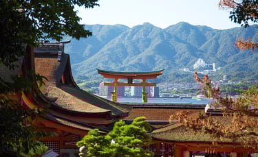 Vista do Torii em Miyajima, Japão.