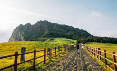 Vista da trilha em Seongsang, Jeju.
