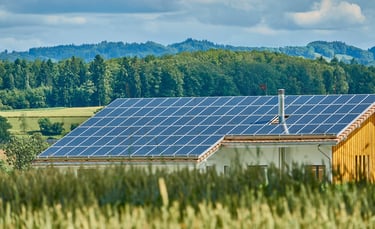 Toiture entièrement équipée de panneaux photovoltaïques