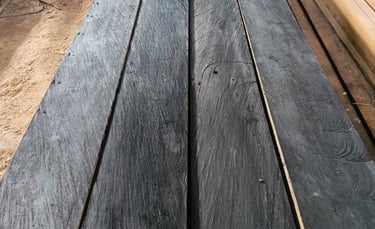Papan lebar 17cm. Tebal 2cm panjang 4 meter