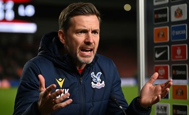 Abandoned on the Field: Oliver Glasner Critiques Eagles’ Transfer Strategy After Black Cats Defeat