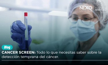 una científica realizando una prueba de detección de cáncer en Cali Colombia con una empresa muy confiable y segura