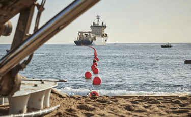 Meta e Google enfrentam atrasos em cabos submarinos por preocupações de segurança