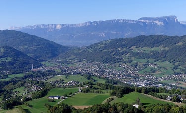 Valgelon la Rochette depuis le pic de l'huile au matin