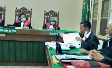 Cacat Formil, Beda Posita Diuraikan Beda Pula Petitum Tuntutan 3 dari 9 Terdakwa 327 Kg Ganja