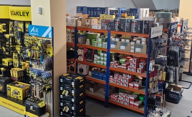 Imagen del almacen de A1 Suministros en Travesía de Meicende 17