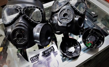 GAS MASK WITH ANTI FOG EXHAUST BLK
