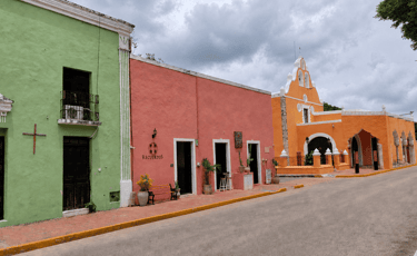 calle colorida de valladolid yucatan