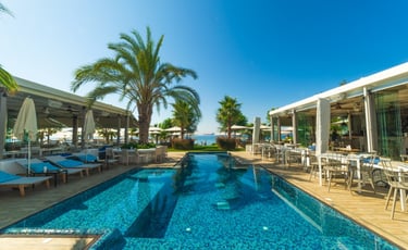 Darbas Kipre - Columbia Beach