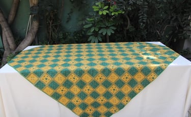 Alquiler de mesas con mantel y sillas