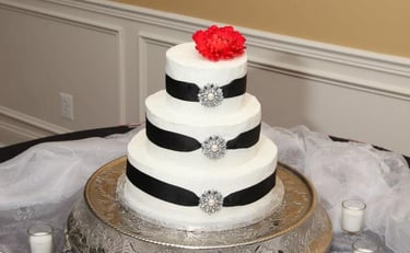 Wedding Cake and table decor for vow renewal celebration done by GMC Exquisite Events