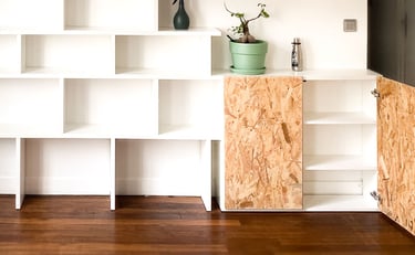 ibliothèque Shelfi – Levallois-Perret – mélaminé blanc Egger – portes OSB