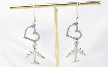 Airplane earrings for travel
