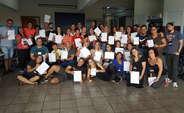grupo de pessoas reunidas após treinamento de criatividade do Dojô de Criatividade