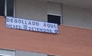 pancarta que señala a la policia que no ha cumplido su deber en  Gandía que alarmó a politicos