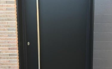 Puerta entrada a casa