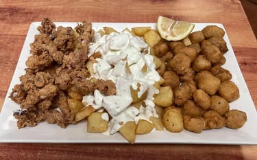 combo de chopitos, ali-oli y cazón