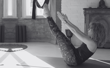 Stretch and Strength Mobility и Пилатес с Поли