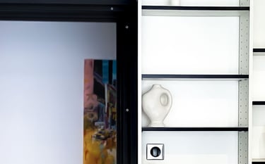 Bibliothèque sur mesure Shelfi – La Garenne – design blanc et noir – style moderne