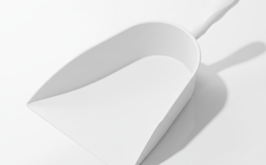 Sessola triangolare bianca di precisione. Ideale per imboccature strette e dosaggi accurati.