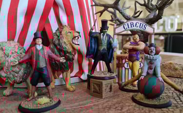 Circus, miniatures, game, team building 