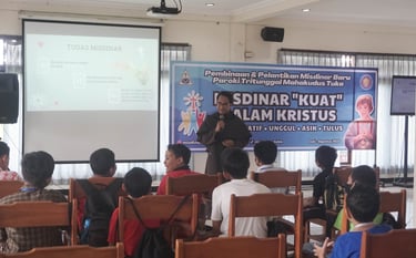 Pembinaan Misdinar Paroki Tuka