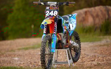 Decallab Custom Graphics 2018 KTM 450 SFX Front View LARGE_10A5703