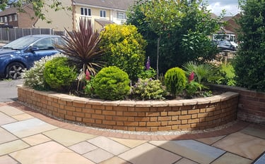 Raised circle curved brick wall planter Romford, Hornchurch, Upminster, Brentwood