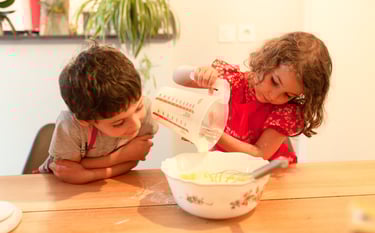 Les enfants cuisinent en beaujolais