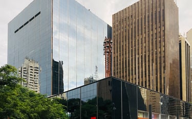 Fachada do Edifício Brazilian Business Center, em São Paulo. Copyright Fábio Polli Rodrigues, 2021.