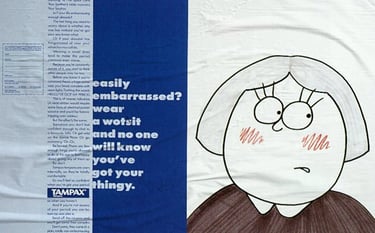 Advertentie voor tampons met met getekend meisje dat zich schaamt