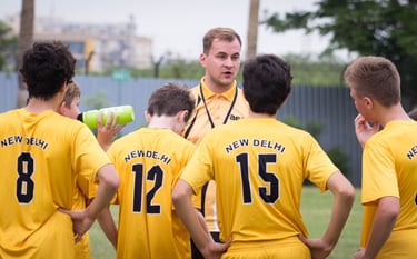 Bogdan Botezatu la o competiție școlară în Chennai, India cu echipa Școlii Americane din New Delhi