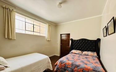 HABITACION DOBLE CON BAÑO PROPIO.