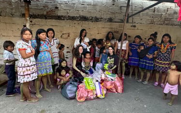 Helping Emberas at Christmas