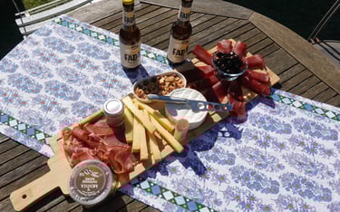 Plancha charcuterie, fromages et olives