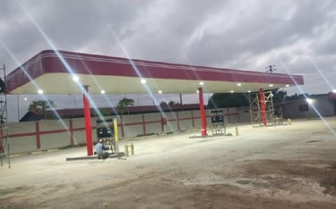 Estación de servicio con iluminación instalada por Petrosur C.A. Venezuela calidad garantizada