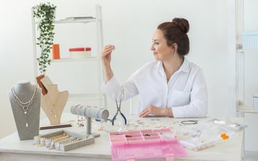 inspect-your-jewelry-for-damage